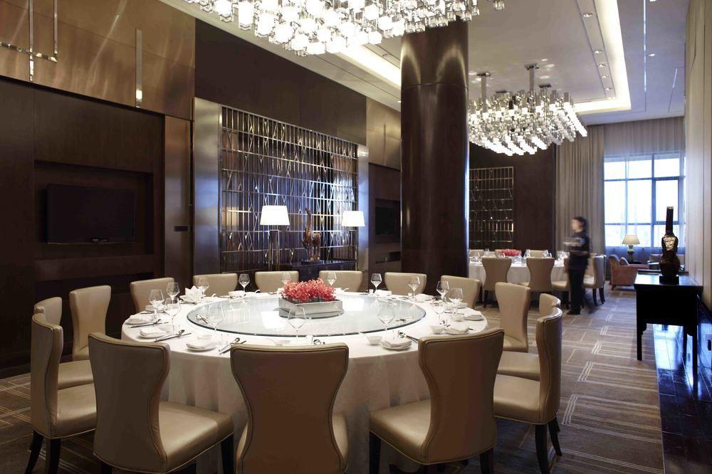 Renaissance Tianjin Lakeview Hotel Exterior photo