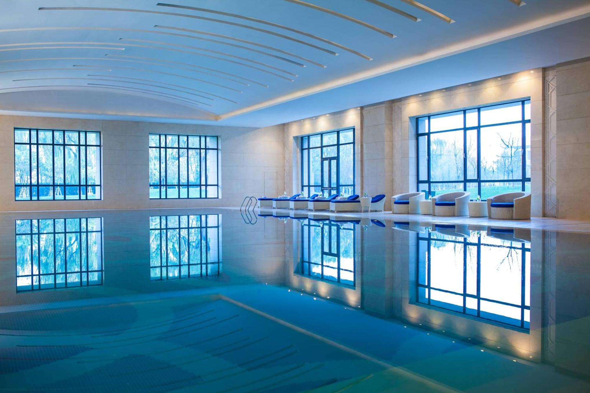 Renaissance Tianjin Lakeview Hotel Exterior photo