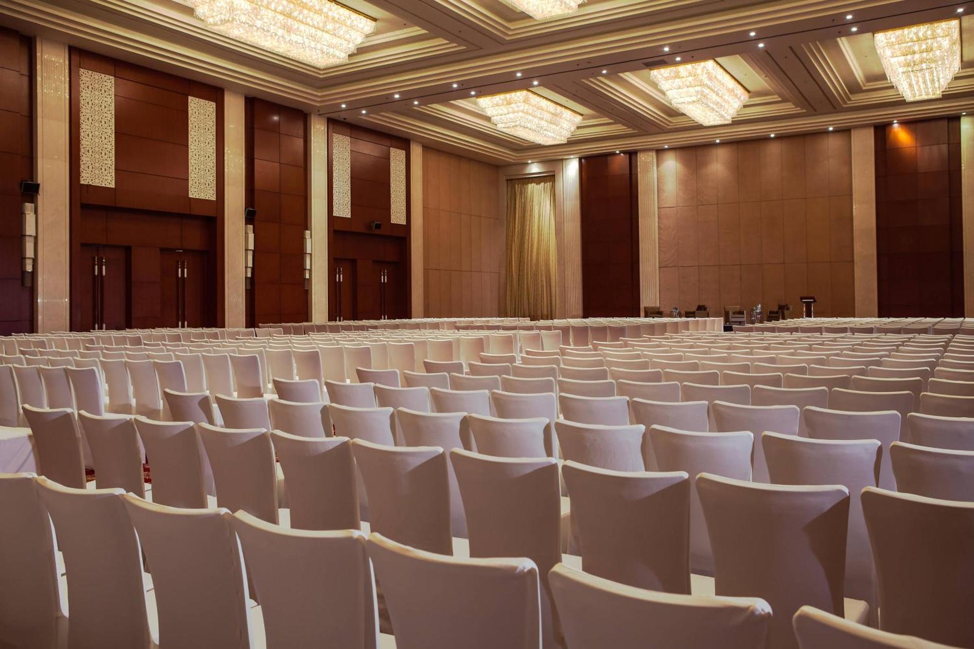 Renaissance Tianjin Lakeview Hotel Exterior photo