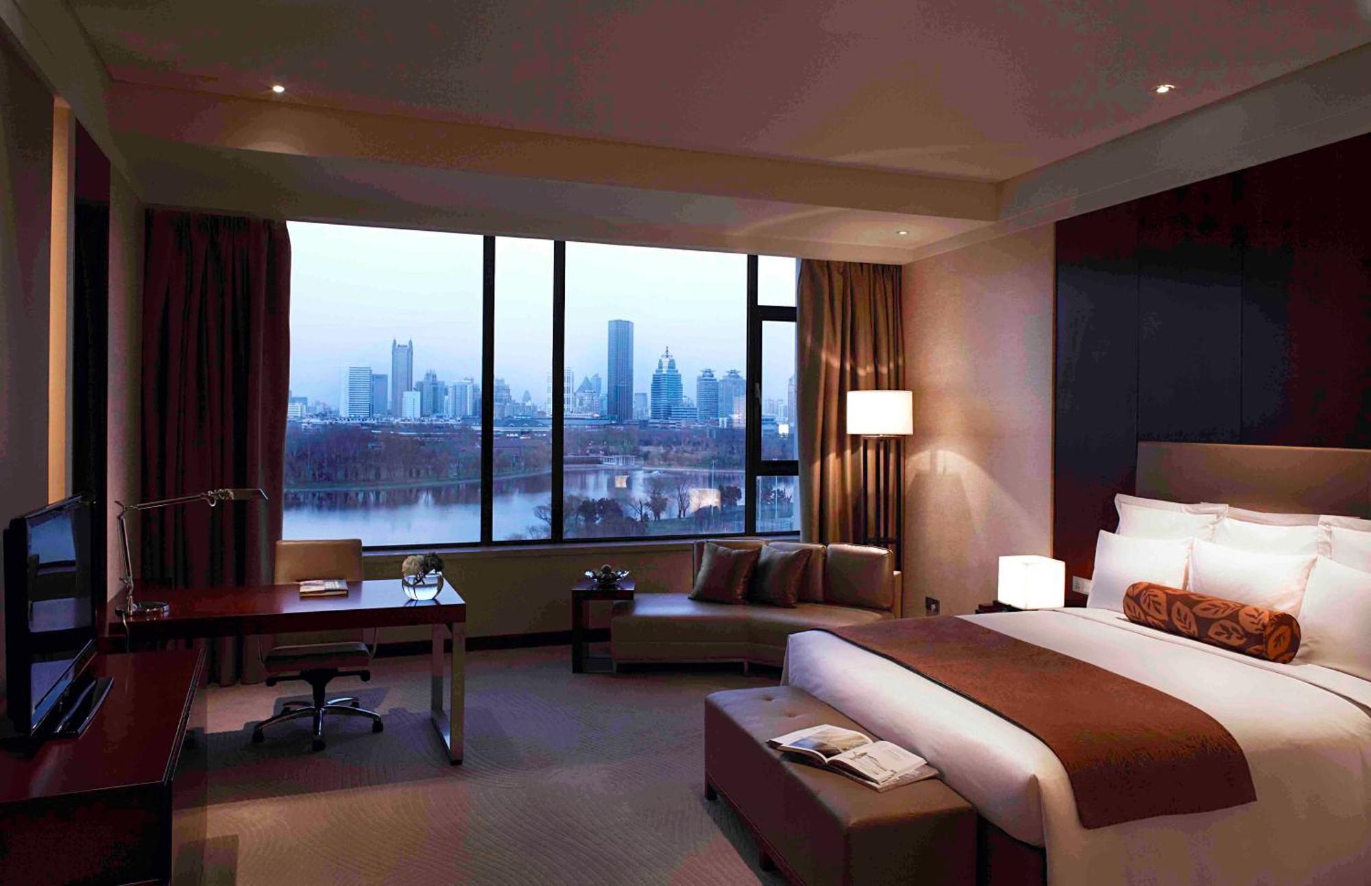 Renaissance Tianjin Lakeview Hotel Exterior photo