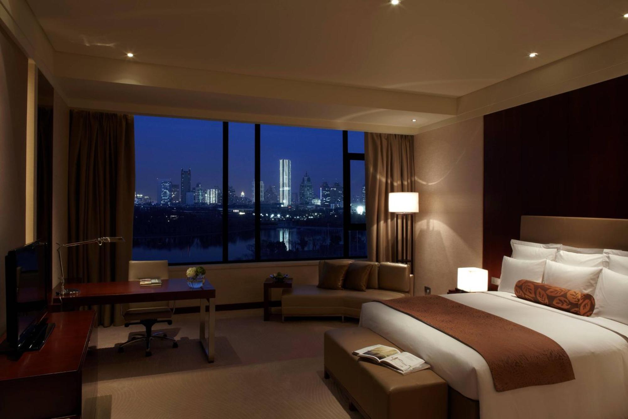 Renaissance Tianjin Lakeview Hotel Exterior photo