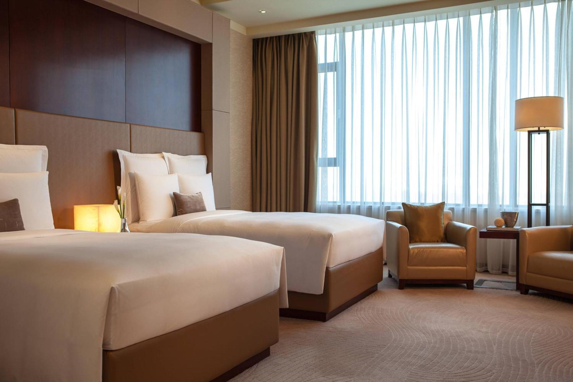 Renaissance Tianjin Lakeview Hotel Exterior photo