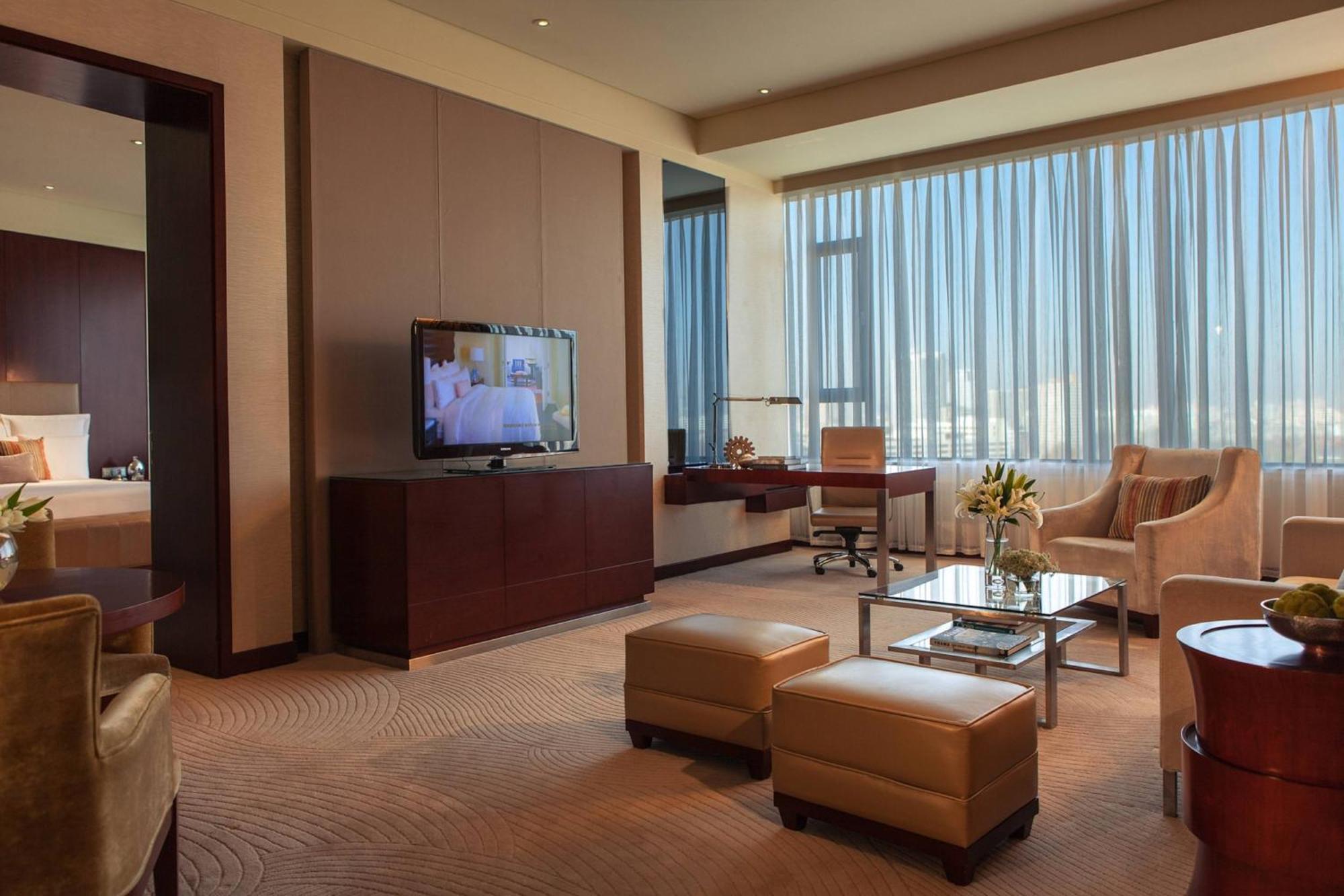 Renaissance Tianjin Lakeview Hotel Exterior photo
